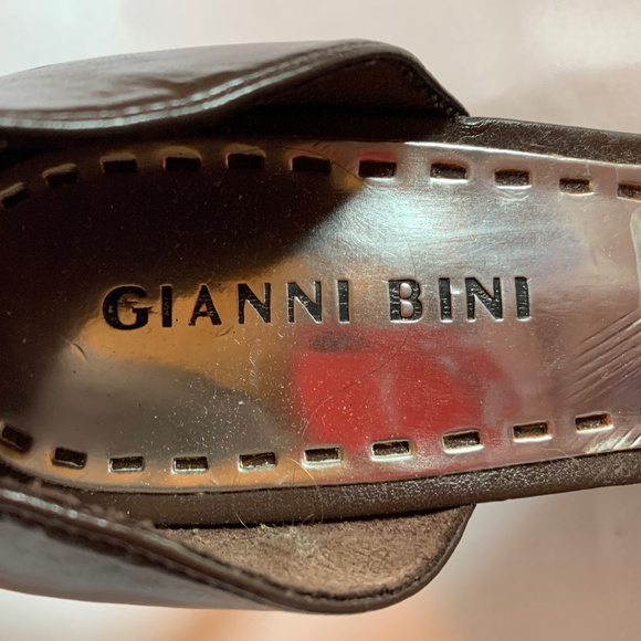 Gianni Bini Bronze and Bown Woven Open Toe Heels! - Picture 5 of 9